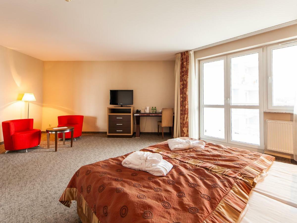 Apartament Hotelowy Delux W Kolobrzegu Ul Kosciuszki 16 Pobyt 7 Nocy 20 Procent Rabatu ,4 Dni 10 Procent Rabatu 外观 照片